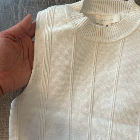 Knit white cropped tank - Picture 2 of 4